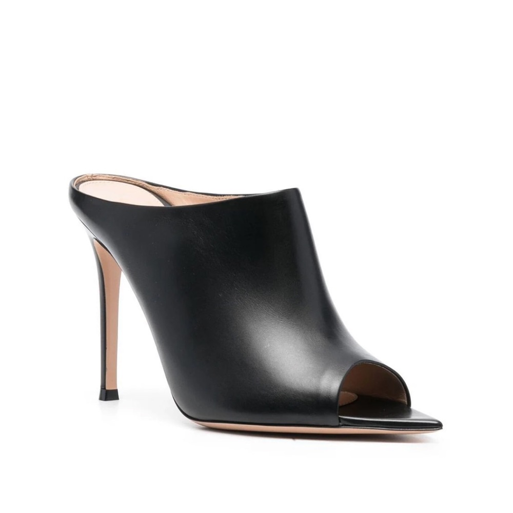 BNWT Gianvito Rossi Nova sz. 41
